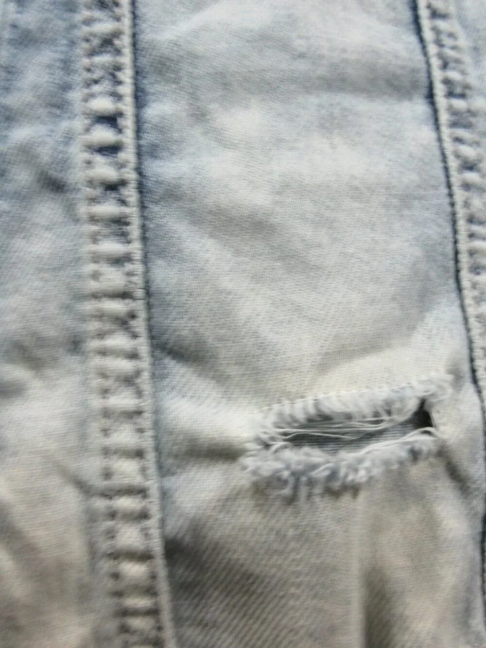 Silver Jeans womens light wash distressed stretch cropped jean vest jacket L